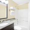 Отель Baymont Inn & Suites Holland, фото 7