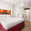 Отель Ramada by Wyndham London Stansted Airport, фото 3