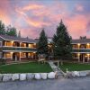 Отель Breckenridge Park Meadows by Ski Country Resorts в Брекенридже