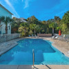 Отель Blue Mountain Beach - Sleeps 12 - Steps From Pool, фото 25