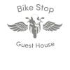 Отель Monique's Guest House & Bike Stop, фото 2