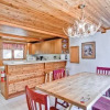 Отель Red Fox Retreat - 2BR/2BA Tri-Level Home, фото 13