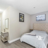 Отель Exquisite Luxury 1 Bedroom And Den With Parking, фото 3