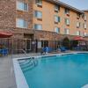 Отель TownePlace Suites Fayetteville Cross Creek, фото 17