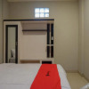 Отель RedDoorz Plus near Jogja City Mall 5, фото 5