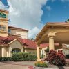 Отель La Quinta Inn & Suites by Wyndham Orlando Airport North в Орландо