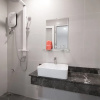 Отель Reddoorz Premium Near Etown 3, фото 47