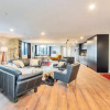 Отель Luxe In The City w Two Car Parks, фото 26