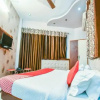 Отель OYO 27028 Hotel Sai Palace, фото 1