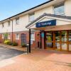 Отель Travelodge Oldham в Олдеме