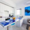 Отель Blue & White lux flat, just 50 meters from beach! в Каливесе