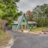 Отель A-frame Cottage w/ Deck ~ 5 Mi to Lake Bastrop!, фото 2