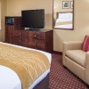 Отель Comfort Inn & Suites Near Burke Mountain, фото 31