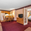 Отель Clarion Inn & Suites, фото 38