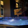 Отель La suite Grenoble spa jacuzzi et sauna privatif, фото 28