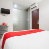 Отель RedDoorz near Pasar Turi Station, фото 3