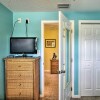 Отель Sunny Cocoa Beach Escape w/ Bikes, Walk to Beach, фото 14