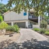 Отель Jonestown House on Hill w/ Lake Travis Views!, фото 1