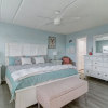 Отель Spotted Sandpiper Condo Easy access to Pier, Pool and Beach Access are Steps Away by RedAwning, фото 20