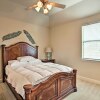 Отель Expansive Texas Home ~ 4 Mi to Grapevine Lake!, фото 6