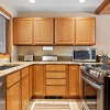 Отель Riverside Condos C102 by Avantstay Condo Close To Downtown, Town Park & Ski Lift #8, фото 3