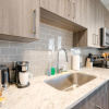 Отель Arlington Roomy Studio Apartment, фото 12