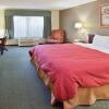 Отель Country Inn & Suites by Radisson, McDonough, GA, фото 6