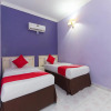 Отель OYO 745 Bromedy Motel, фото 3