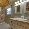 Отель Lookout Lodge - Five Bedroom Cabin, фото 8