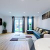 Отель Immaculate 3-bed House in Salford, фото 12