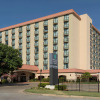 Отель Embassy Suites by Hilton Tulsa I-44, фото 1