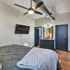 Отель Sleek, Modern Loft in Downtown Springfield!, фото 6
