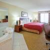 Отель Country Inn & Suites by Radisson Bismarck Waterpark, фото 3