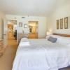 Отель Villa Madeira 406 Beach Front-pool-balcony - Great Updates, фото 4
