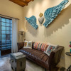 Отель Casa Linda, 2BR Home with Luxury Bedding, A/C & Rooftop Views, фото 5