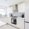 Отель Newly Refurbished Charming 3-bed House in Barking, фото 7