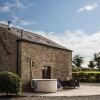 Отель Beautiful Secluded 2-bed Barn With Woodfire Hottub, фото 18