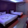 Отель King & Queen Hotel, фото 6