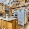 Отель Er239- Sleepy Bear Great Location â Close To Town! 2 Bedroom Cabin by RedAwning, фото 11