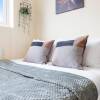 Отель Remarkable 2 Double Bed Ensuite Room Isleworth TW7, фото 5