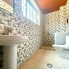 Отель Room in House - Spacious Double Room With Parking and Wifi, фото 8