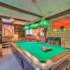 Отель Fresh & Retro Chalet: Fire Pit, 4 Min to Gore Mtn в Норт-Крике