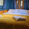 Отель Narrowboat With Hot Tub, Spa, Cruising And More в Донкастере