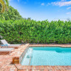 Отель Steps From Beach Quaint Cottage Heated Pool Sand Key Resldences, фото 14