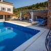 Отель Amazing Home in Cres With Wifi, Heated Swimming Pool and 6 Bedrooms, фото 35