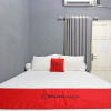 Отель RedDoorz near Terminal Condong Catur, фото 5