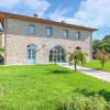 Отель Spacious Villa in Castiglion Fiorentino Italy with Pool, фото 1