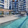 Отель Absolute Beachfront 3 Bedroom Penthouse Bokarina Sunshine Coast в Диддиллибе