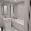 Отель Modern 3 Bedrooms Apt. 01 - Camberley, фото 8