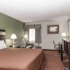 Отель Howard Johnson Hotel by Wyndham Newark Airport, фото 13